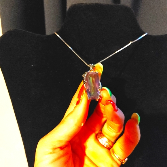 Rainbow topas pendant (No chain included) - Picture 3 of 4